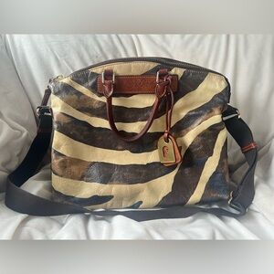 🤎🤎 Dooney & Bourke Zebra Print Satchel with shoulder strap